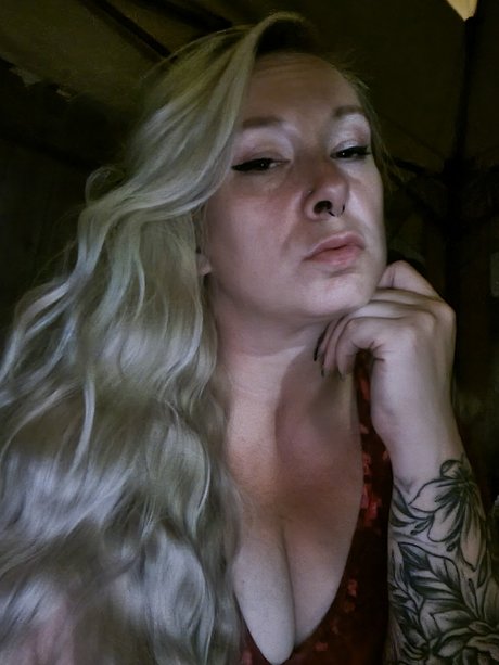 Nahá fotka uniklých OnlyFans od Moonbitxh