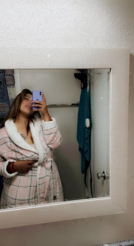 Naken läckt OnlyFans-bild av Shaniece Vasquez