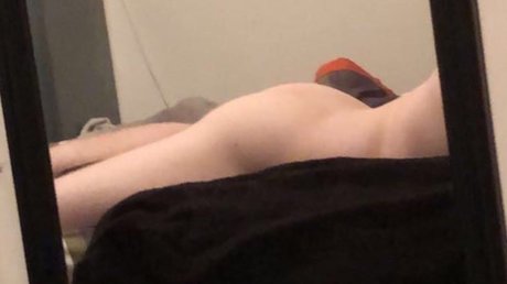Nahá fotka uniklých OnlyFans od Kieran Kuntz