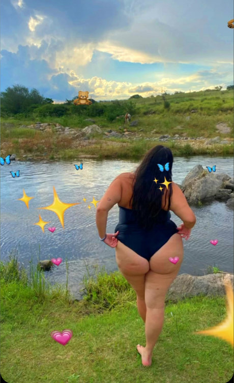 Nacktes geleaktes OnlyFans-Foto von Latina Angelvip