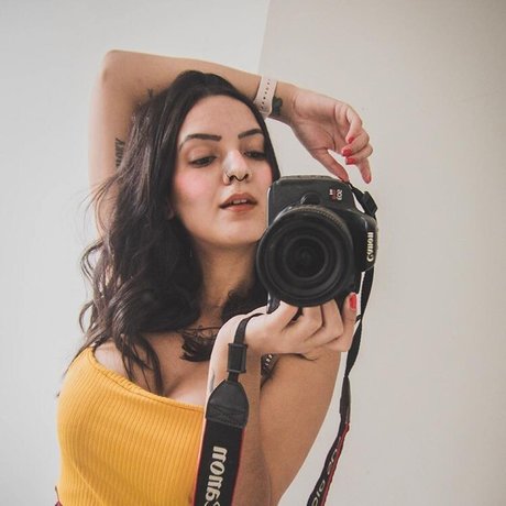 Naken läckt OnlyFans-bild av Anne Brighter