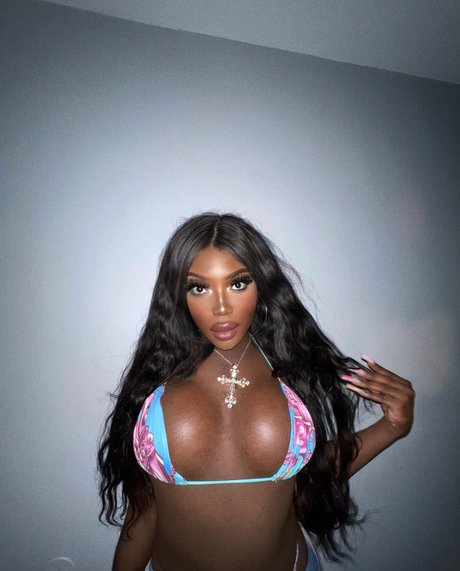 Naken läckt OnlyFans-bild av Gigi
