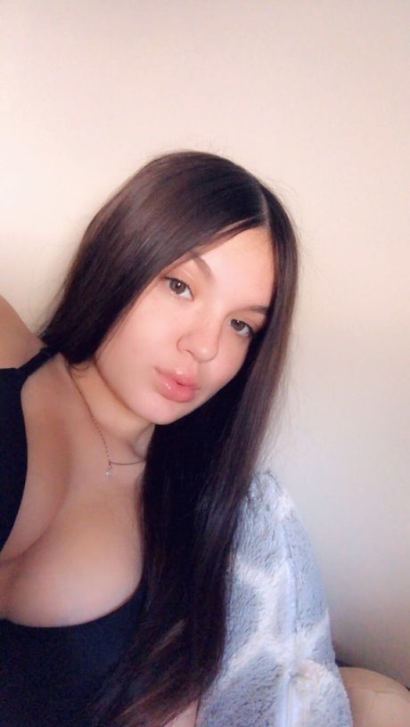 Thaa Finestt Snowbunny 