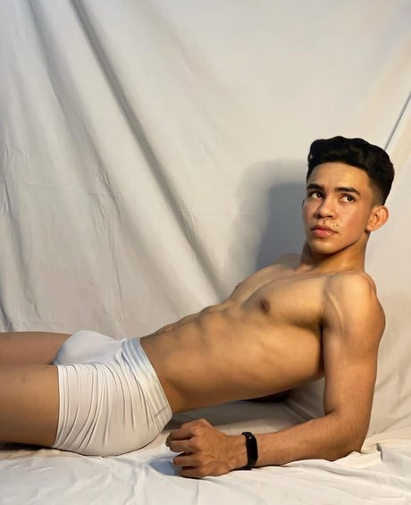 Naken läckt OnlyFans-bild av Dhaniel Carvajal