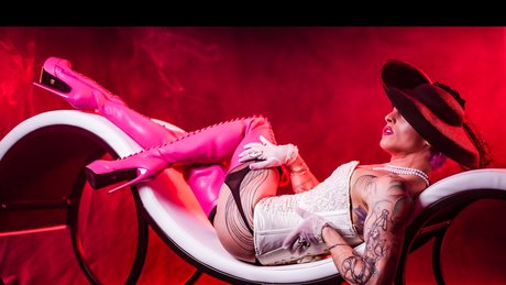 Naken läckt OnlyFans-bild av Temptress Pixie