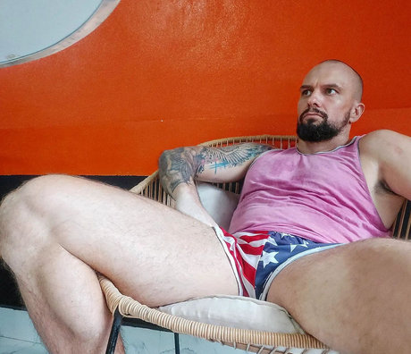 Alaston vuotanut OnlyFans-kuva Papi Silkies 