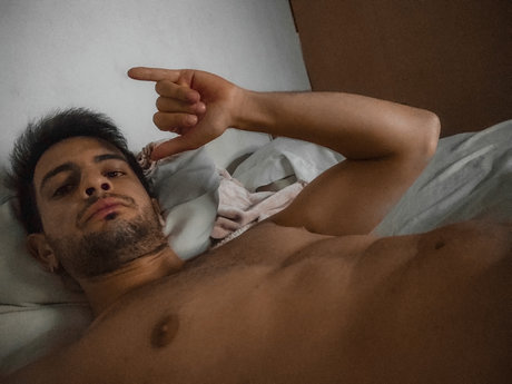 Naakte gelekte OnlyFans-foto van Porte Sky