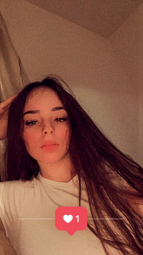 Naken lekkede OnlyFans-bilde av Ruxandra