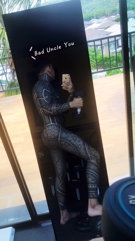 Обнаженная фотография утечки OnlyFans от Bad Uncle You