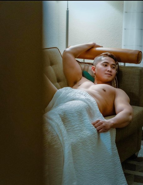 Naken läckt OnlyFans-bild av Junel Drapete