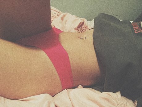 Naken läckt OnlyFans-bild av Your Foot Fantasy 