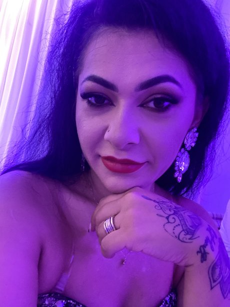 Alaston vuotanut OnlyFans-kuva Oanayo