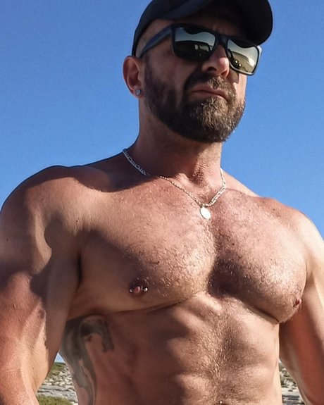 Naken läckt OnlyFans-bild av Gayfitmuscle