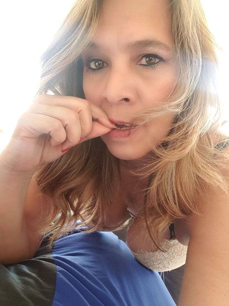 Nahá fotka uniklých OnlyFans od Xristina M