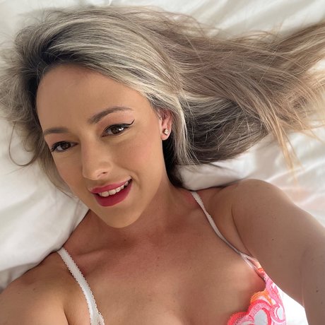 Nahá fotka uniklých OnlyFans od Emma 