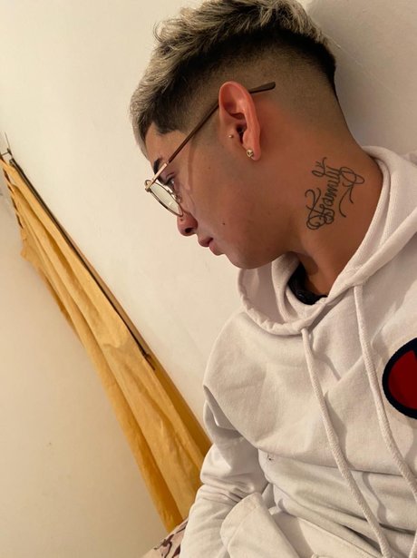 Foto nua vazada do OnlyFans de Tahiel