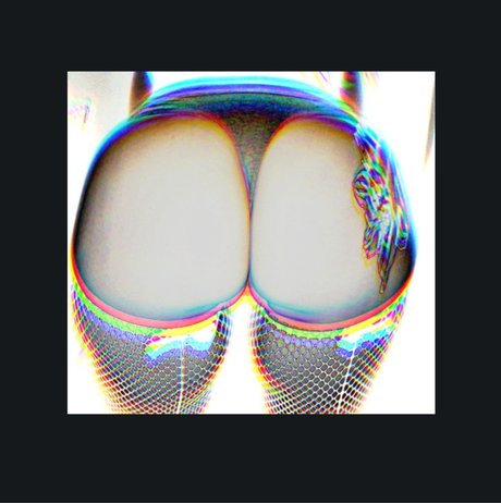 Alaston vuotanut OnlyFans-kuva Jaz