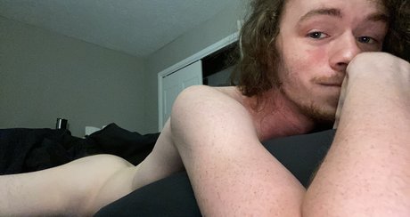 Alaston vuotanut OnlyFans-kuva Riann