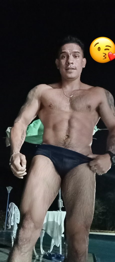 Naken läckt OnlyFans-bild av Martinhalt