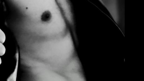 Naken läckt OnlyFans-bild av Biker Boy