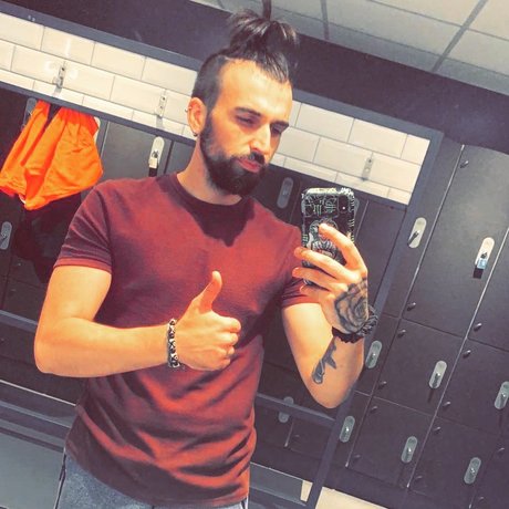Alaston vuotanut OnlyFans-kuva Pineapple Power