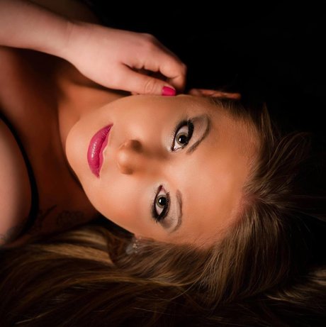 Naken läckt OnlyFans-bild av Meg Smoke