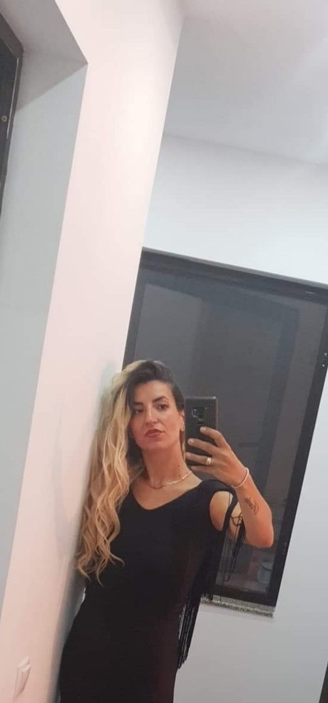 Naken läckt OnlyFans-bild av Lucy Aly