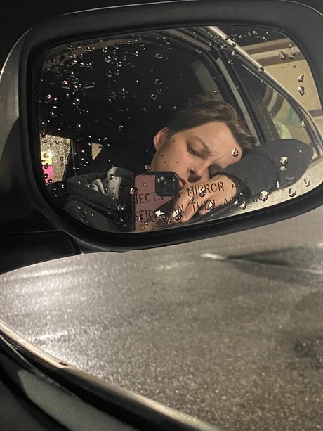 Naken läckt OnlyFans-bild av Em