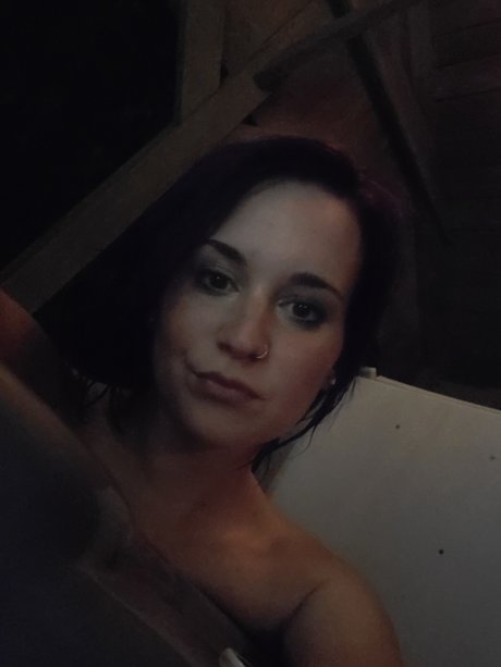 Foto nua vazada do OnlyFans de Purple Hair Girl 