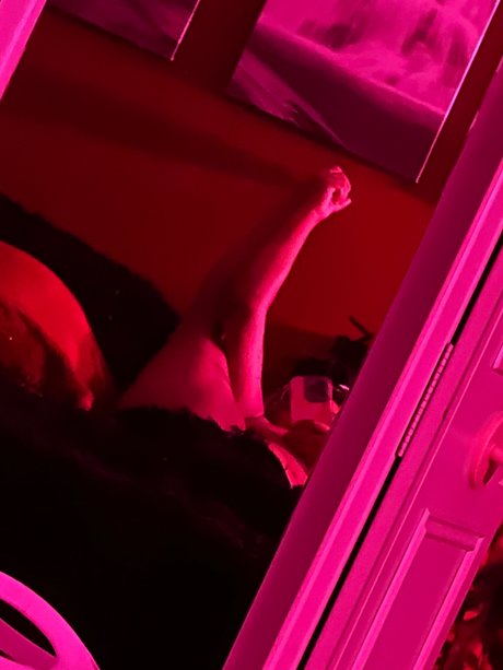 Nahá fotka uniklých OnlyFans od Syn The Rebel