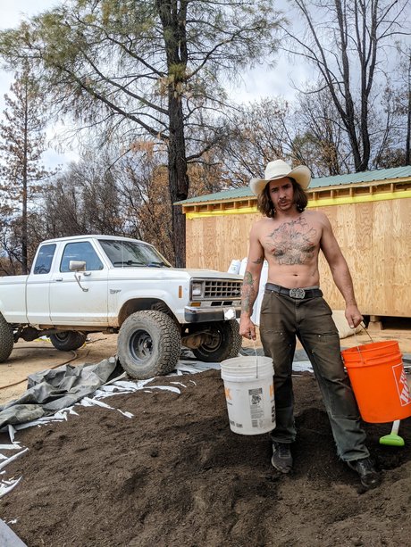 Обнаженная фотография утечки OnlyFans от Nude Farmer