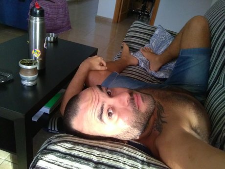 Обнаженная фотография утечки OnlyFans от Gay Esci Pi
