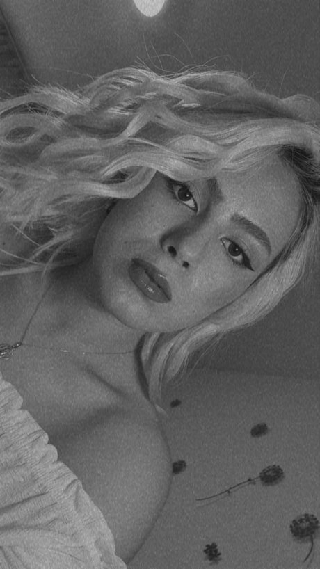 Foto nua vazada do OnlyFans de Grumi