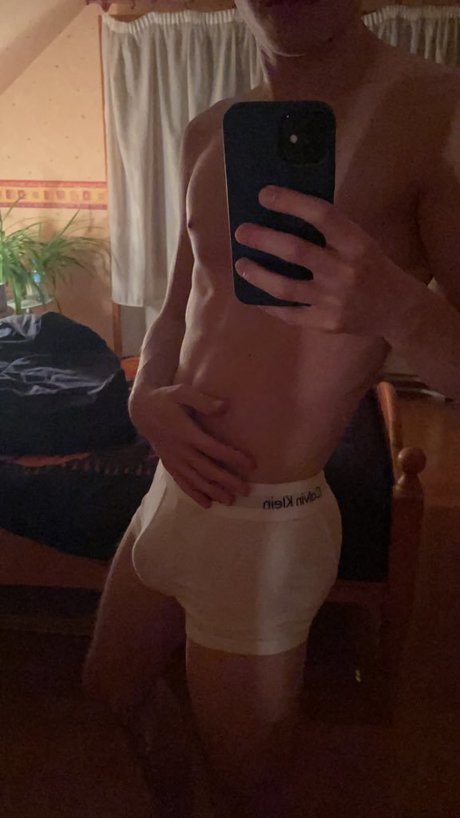 Naken läckt OnlyFans-bild av Paul