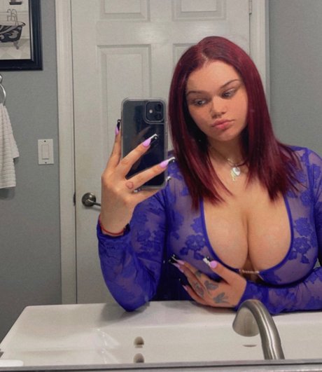 Naken läckt OnlyFans-bild av Katie Kat