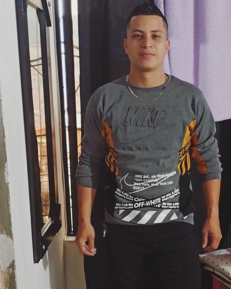 Foto di nudo di fuga di OnlyFans di Ricomazo