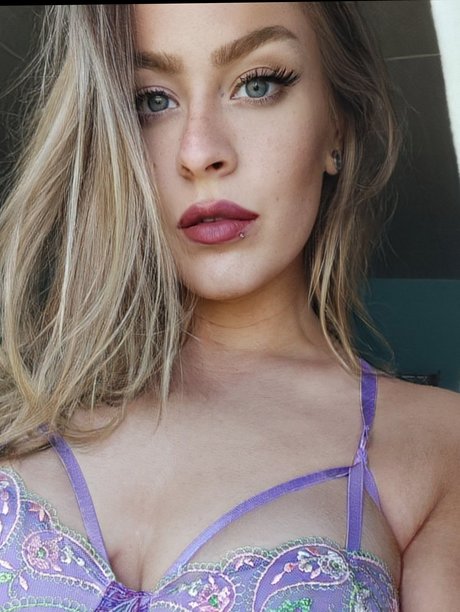 Alaston vuotanut OnlyFans-kuva Miss Cece