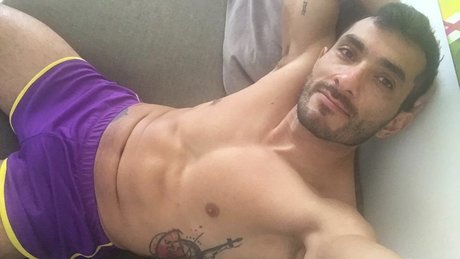 Naken läckt OnlyFans-bild av Octavio