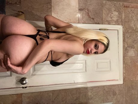 Nøgent lækket OnlyFans-billede af Layla Lee 
