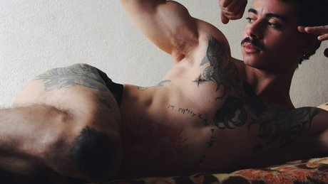 Nøgent lækket OnlyFans-billede af   