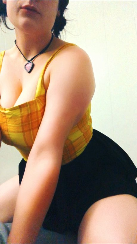 Alasti lekkinud OnlyFans-i pilt G0th Bunni