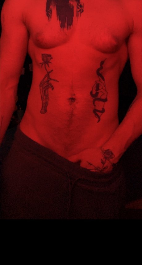 Naken läckt OnlyFans-bild av Justyn Ballew
