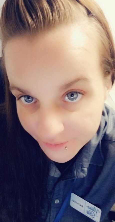 Naakte gelekte OnlyFans-foto van Angel
