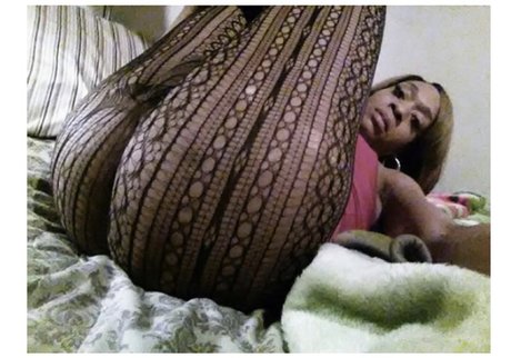 Alaston vuotanut OnlyFans-kuva Mia Taylor