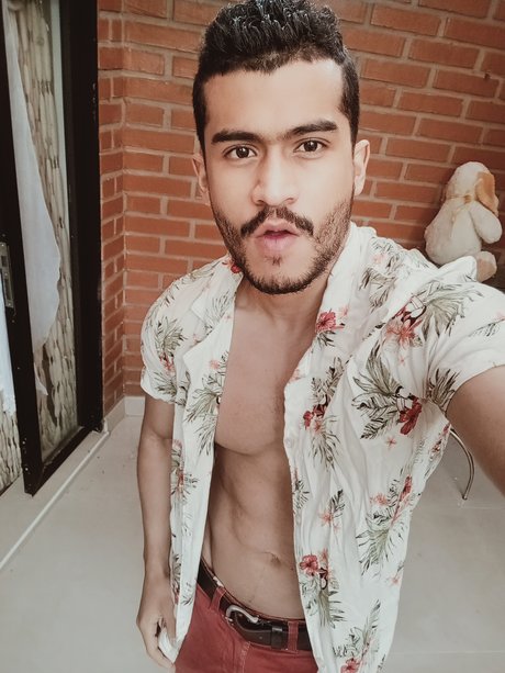 Nahá fotka uniklých OnlyFans od Jamesrodrigoperez