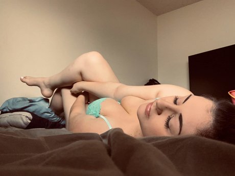 Naken läckt OnlyFans-bild av Courtney Cares