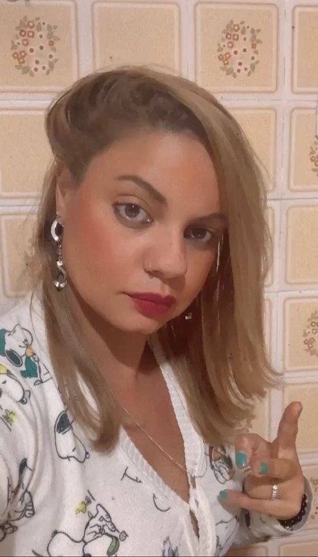 Alaston vuotanut OnlyFans-kuva Carey