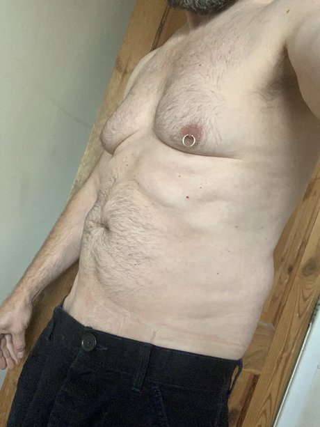 Naken läckt OnlyFans-bild av Charlie