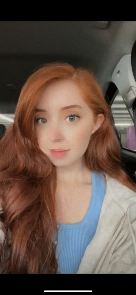 Обнаженная фотография утечки OnlyFans от Nova Jenea