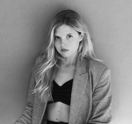 Ana Mulvoy Ten